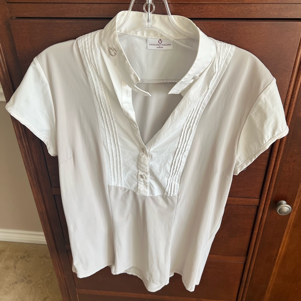 Cavallieria Toscana Short Sleeve Blouse perfect for showing